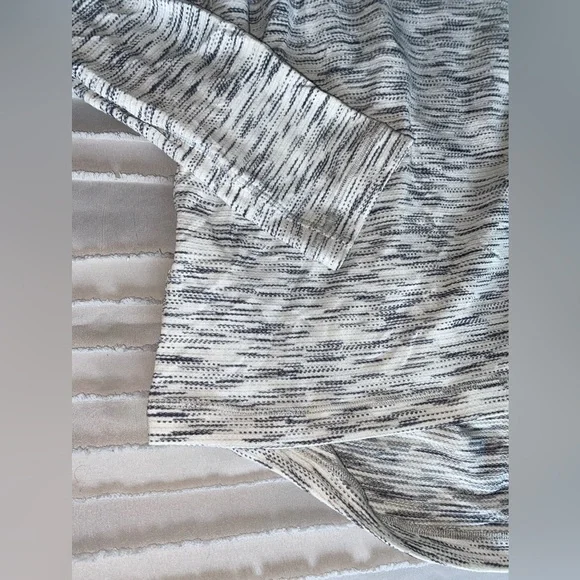 Lululemon Open-back Long-Sleeve - Picture 3 of 5